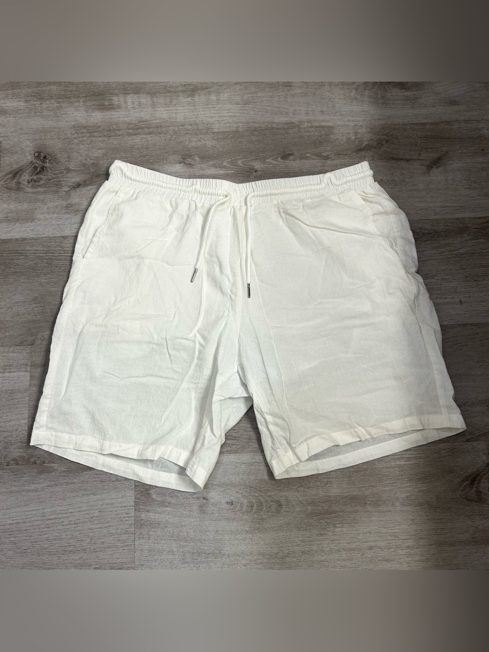 SHEIN Men’s White Elastic Waist Drawstring Cotton Vacation Going out Shorts